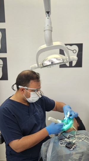 دندانپزشکی دکتر کهکشان 